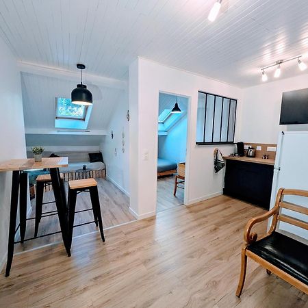 Sous La Tour Apartment Poligny  Bagian luar foto